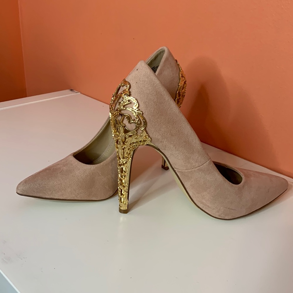 EUC Heels SZ 9